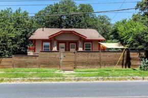 Downtown Bungalow and Tiny House with 3 Bedrooms